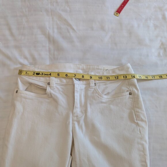 Two by Vince Camuto Cream Colored Size 26/2 Skinny Jeans - Picture 12 of 14